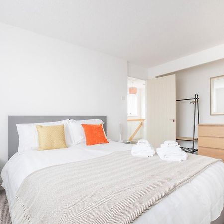 Elegant Home Mod Kitchen, Fast Wi-Fi, Free Parking Carrickfergus Exteriör bild