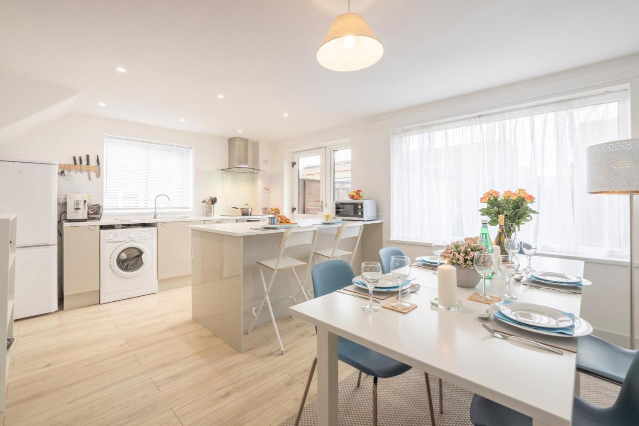 Elegant Home Mod Kitchen, Fast Wi-Fi, Free Parking Carrickfergus Exteriör bild