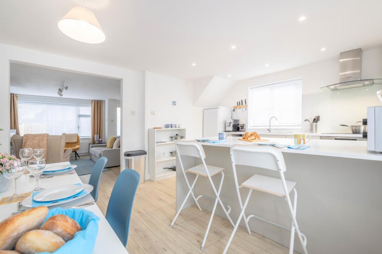 Elegant Home Mod Kitchen, Fast Wi-Fi, Free Parking Carrickfergus Exteriör bild
