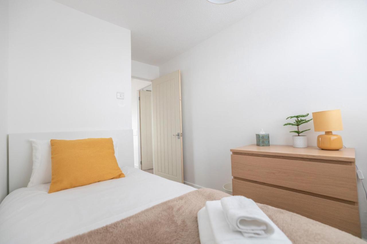 Elegant Home Mod Kitchen, Fast Wi-Fi, Free Parking Carrickfergus Exteriör bild