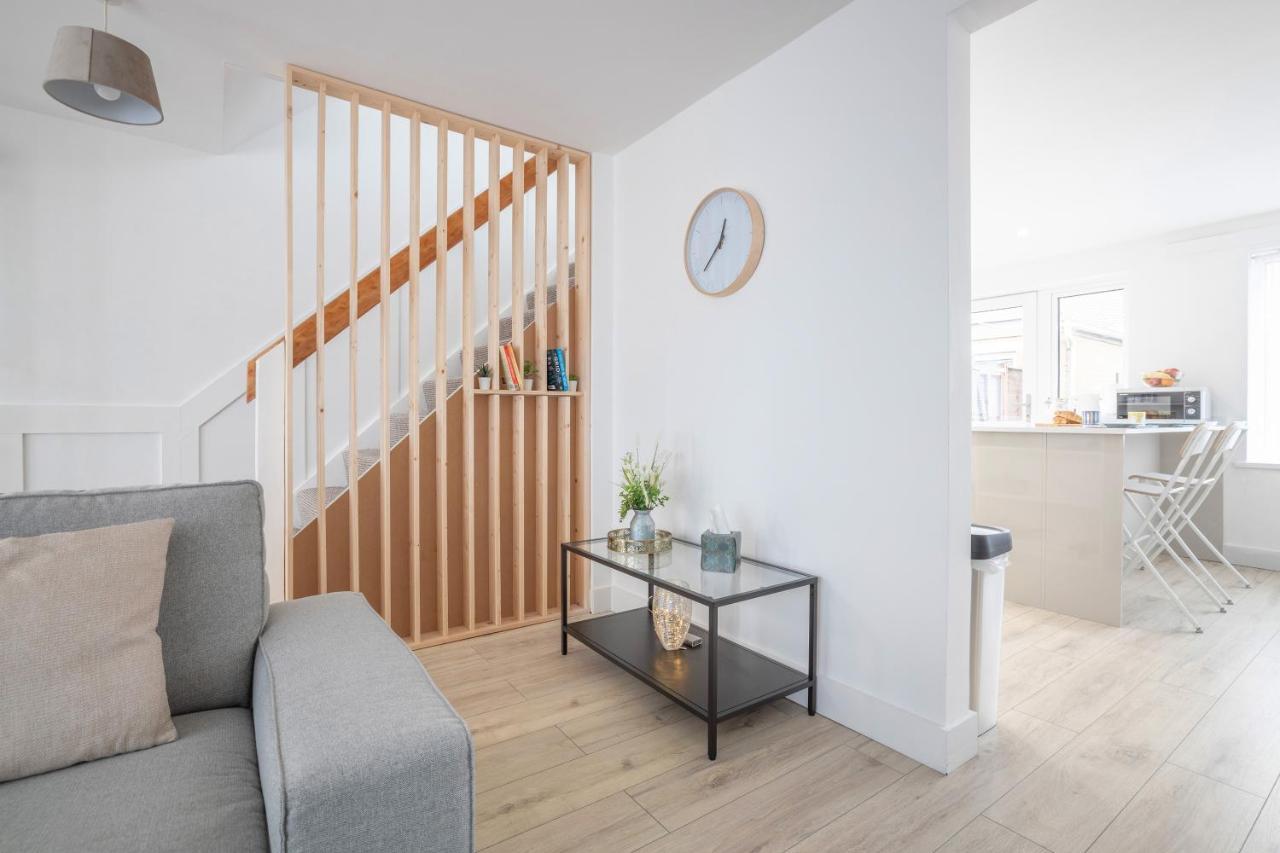 Elegant Home Mod Kitchen, Fast Wi-Fi, Free Parking Carrickfergus Exteriör bild