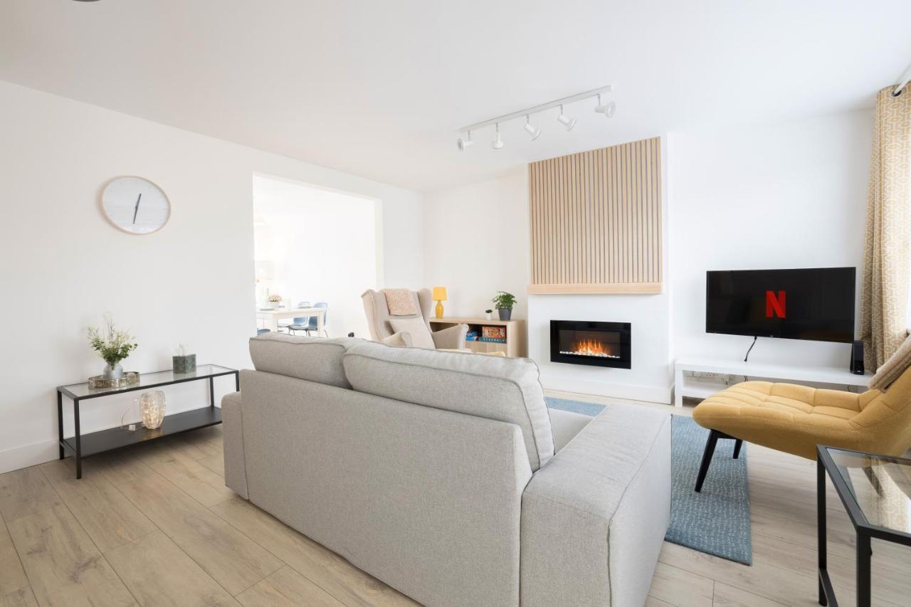 Elegant Home Mod Kitchen, Fast Wi-Fi, Free Parking Carrickfergus Exteriör bild