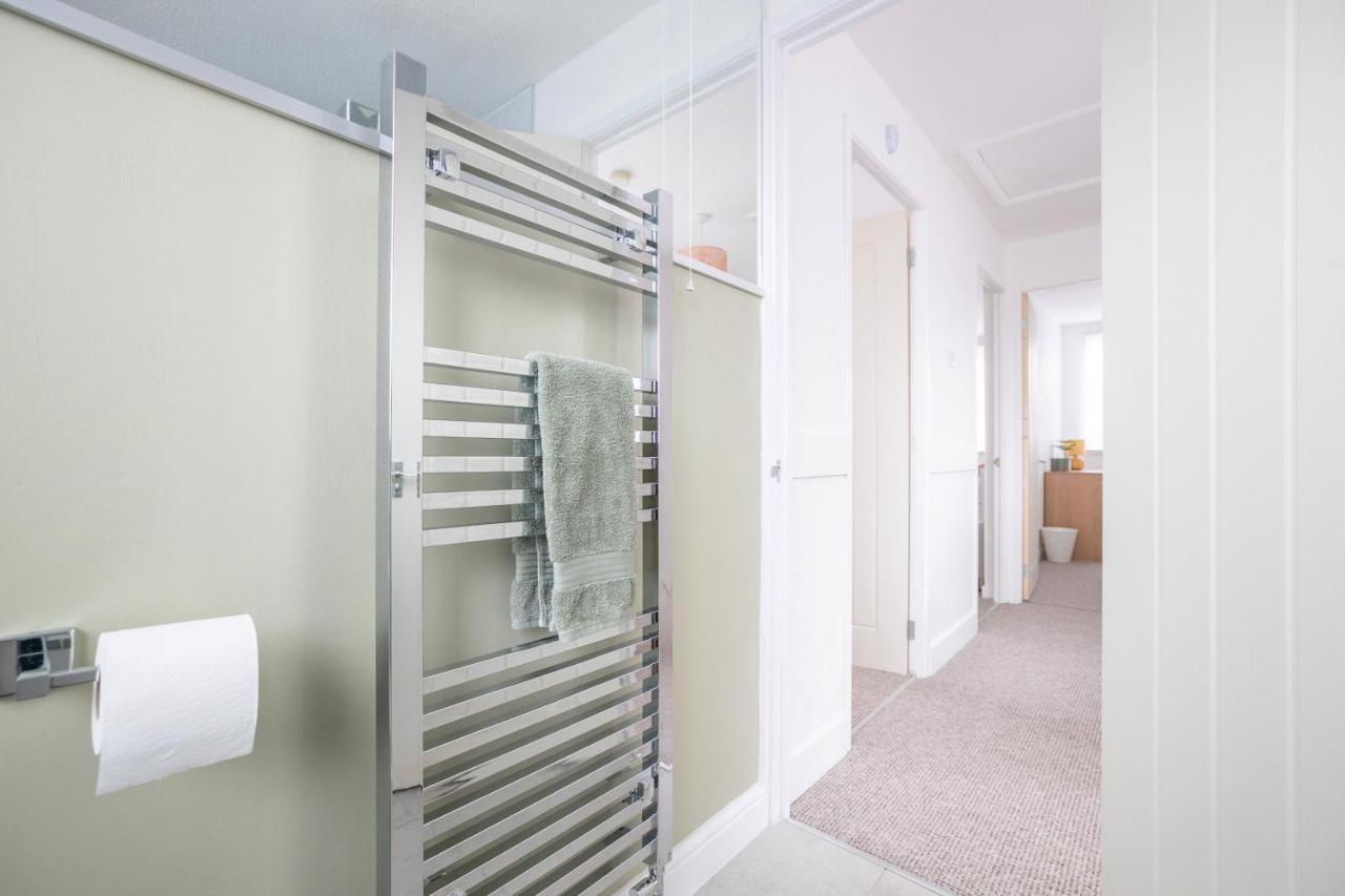 Elegant Home Mod Kitchen, Fast Wi-Fi, Free Parking Carrickfergus Exteriör bild