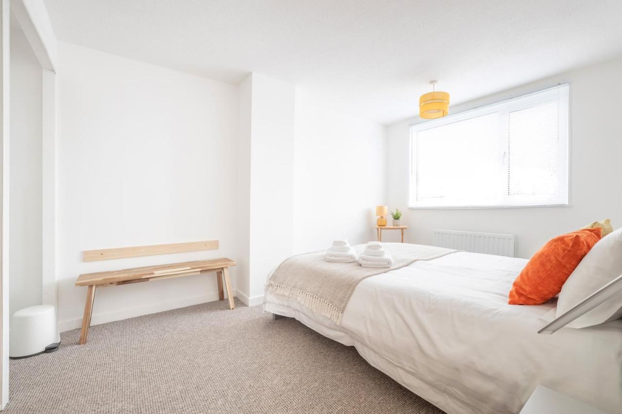 Elegant Home Mod Kitchen, Fast Wi-Fi, Free Parking Carrickfergus Exteriör bild