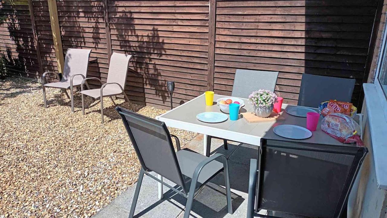 Elegant Home Mod Kitchen, Fast Wi-Fi, Free Parking Carrickfergus Exteriör bild