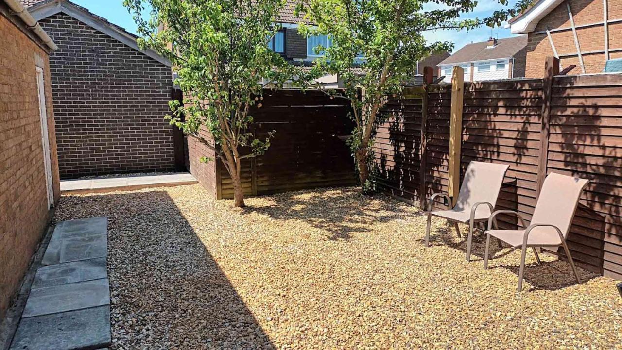 Elegant Home Mod Kitchen, Fast Wi-Fi, Free Parking Carrickfergus Exteriör bild