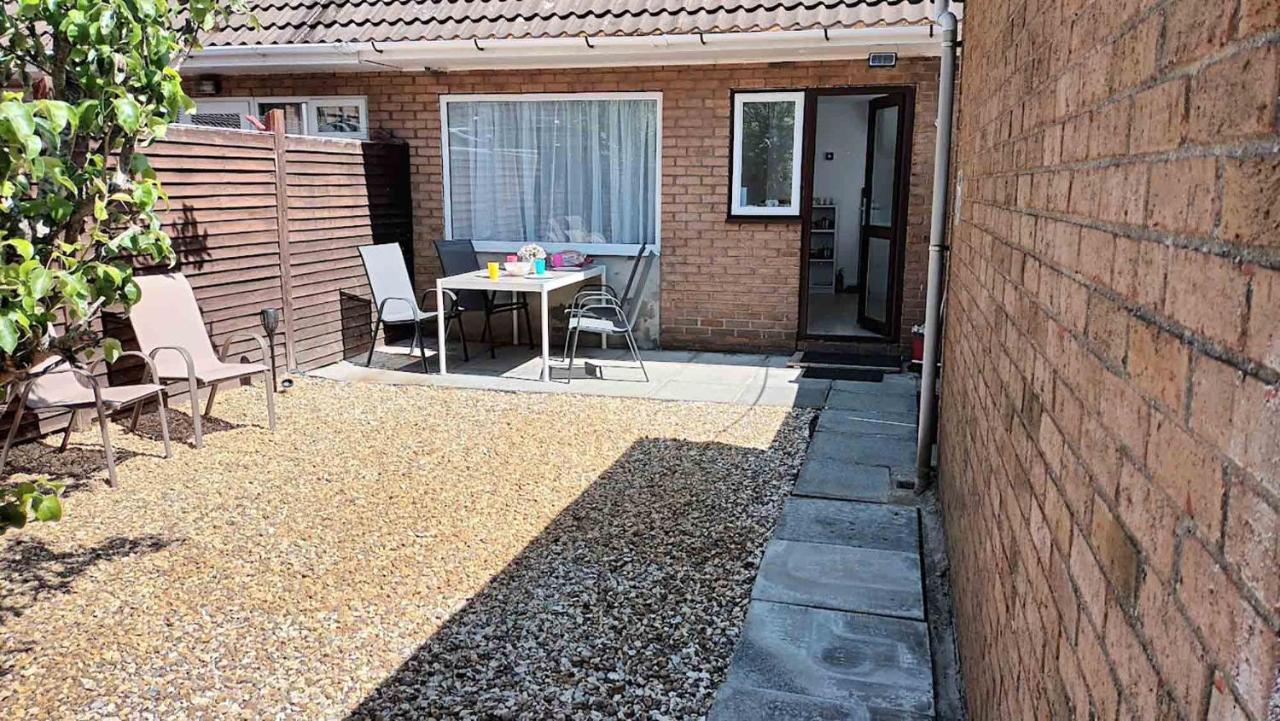 Elegant Home Mod Kitchen, Fast Wi-Fi, Free Parking Carrickfergus Exteriör bild